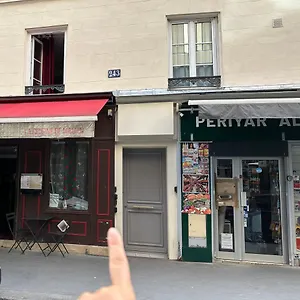 Parisian Style Private With Shared Bathroom Near Bastille And Gare De Lyon Séjour chez l'habitant Paris